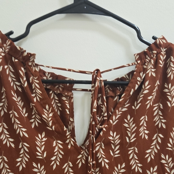 Papermoon Brown and Cream Leaf Pattern Blouse - Picture 9 of 10